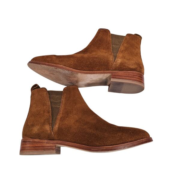 Nisolo Everyday Suede Chelsea Boots in Nutmeg Brown - Picture 6 of 10